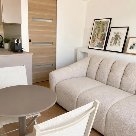 Apartman Parenthese Uzetienne - Climatise Confort Avec Terrasse *