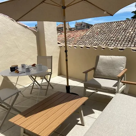 Апартаменты Parenthese Uzetienne - Climatise Confort Avec Terrasse Юзес